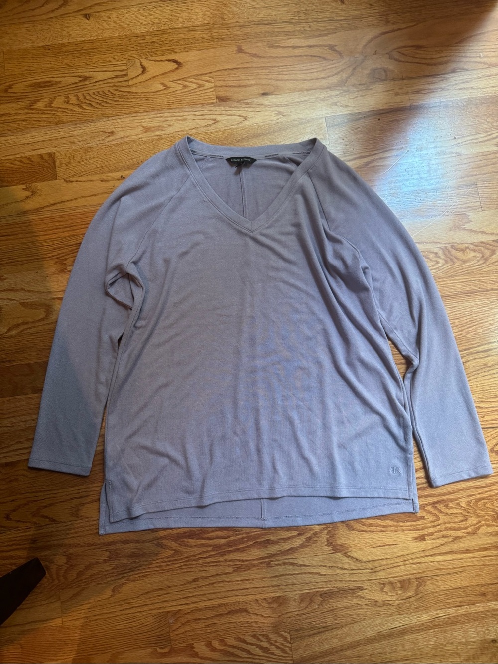 2/$8 SHIRTS 👚 SALE | Banana Republic Lavender V-Neck Long Sleeve Top